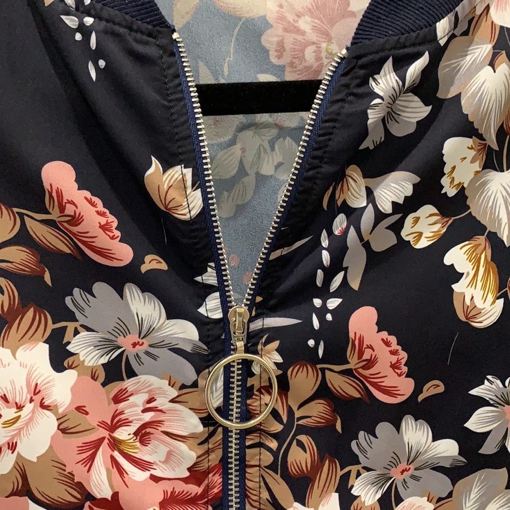 Zip up jacket - Picture 3 of 3